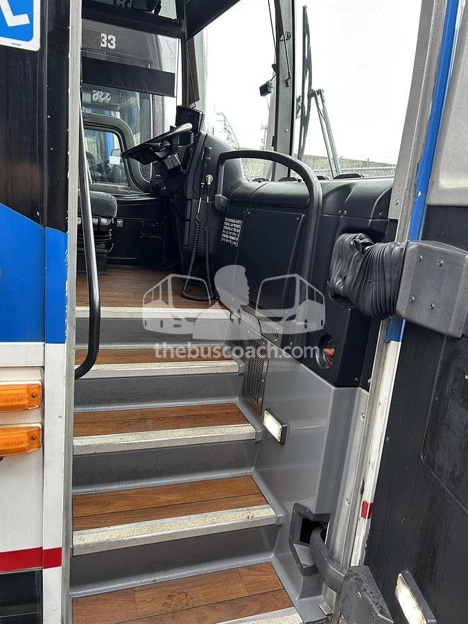 2016 Prevost X3-45 ADA - Image 11