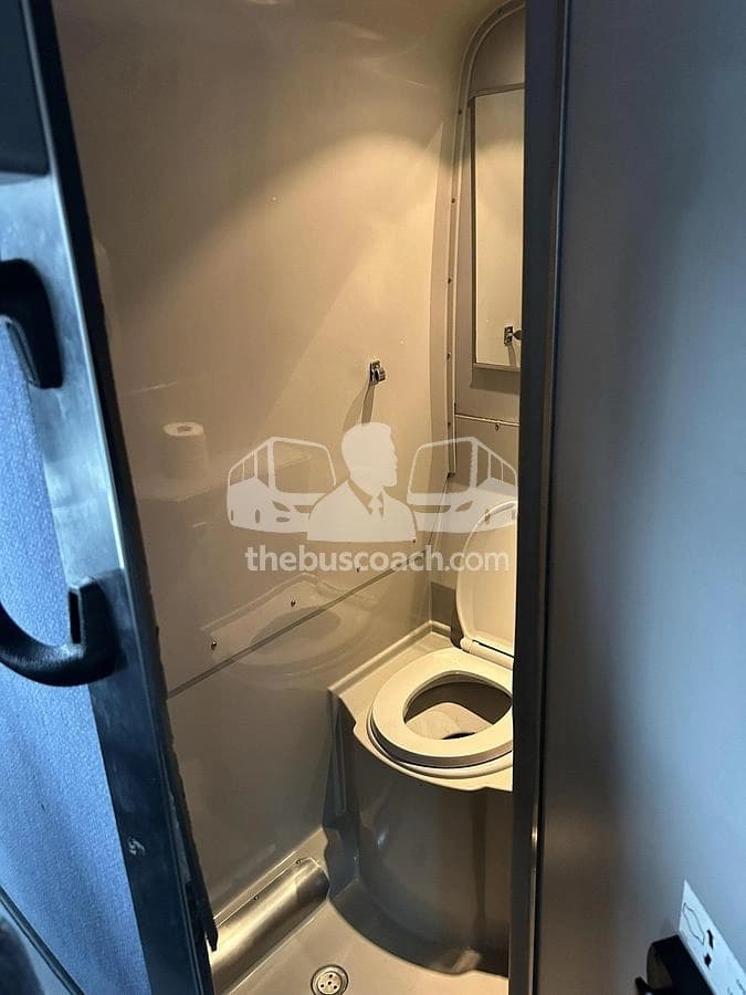 2016 Prevost X3-45 ADA - Image 19