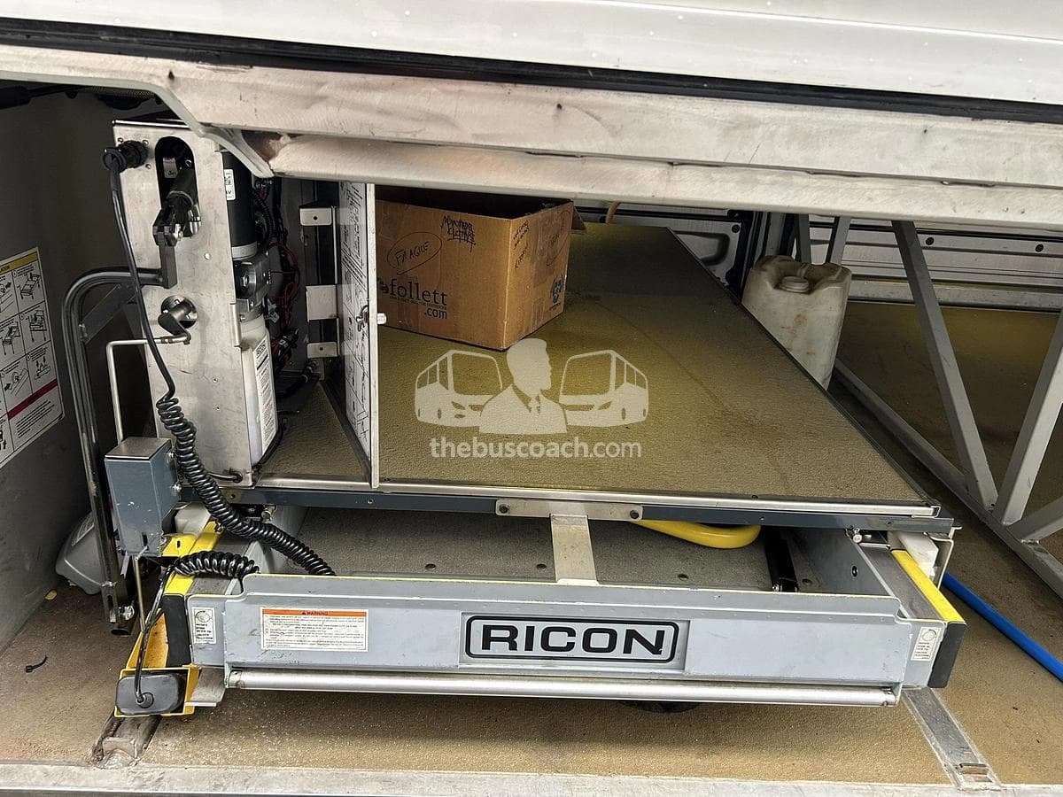 2016 Prevost X3-45 ADA - Image 20