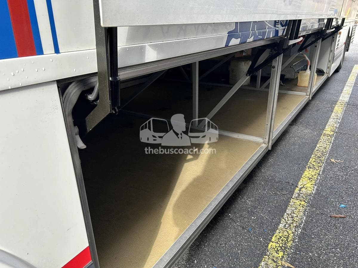 2016 Prevost X3-45 ADA - Image 6