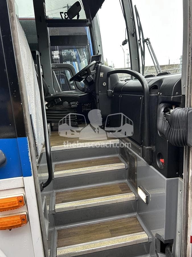 2018 Prevost X3-45 ADA - Image 3