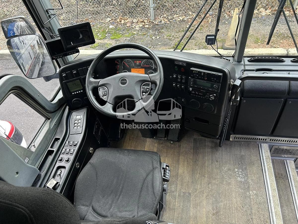 2018 Prevost X3-45 ADA - Image 11