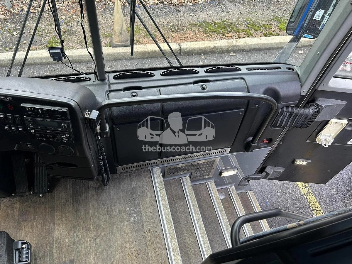 2018 Prevost X3-45 ADA - Image 30