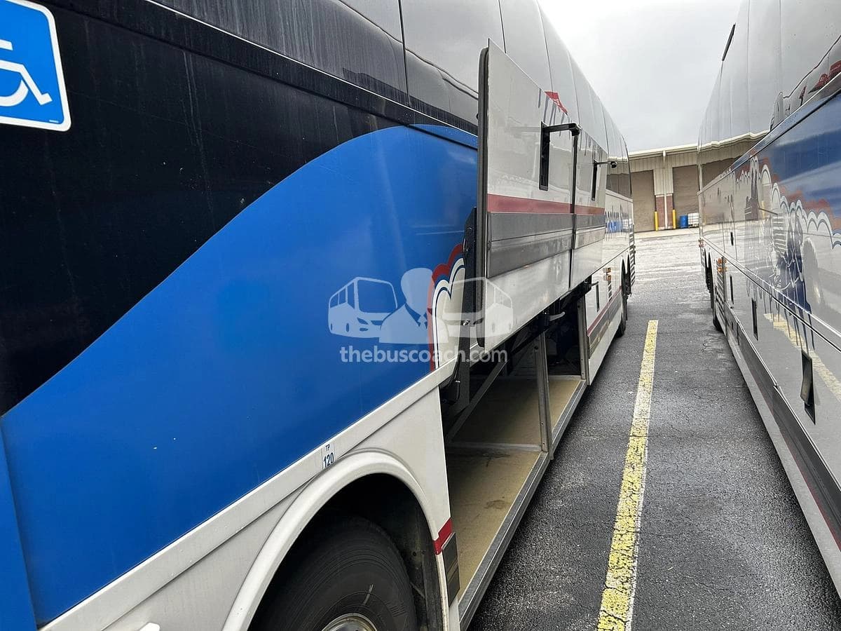 2018 Prevost X3-45 ADA - Image 24