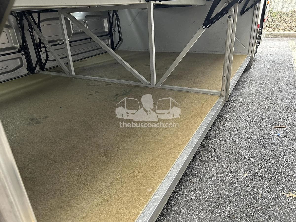 2018 Prevost X3-45 ADA - Image 6