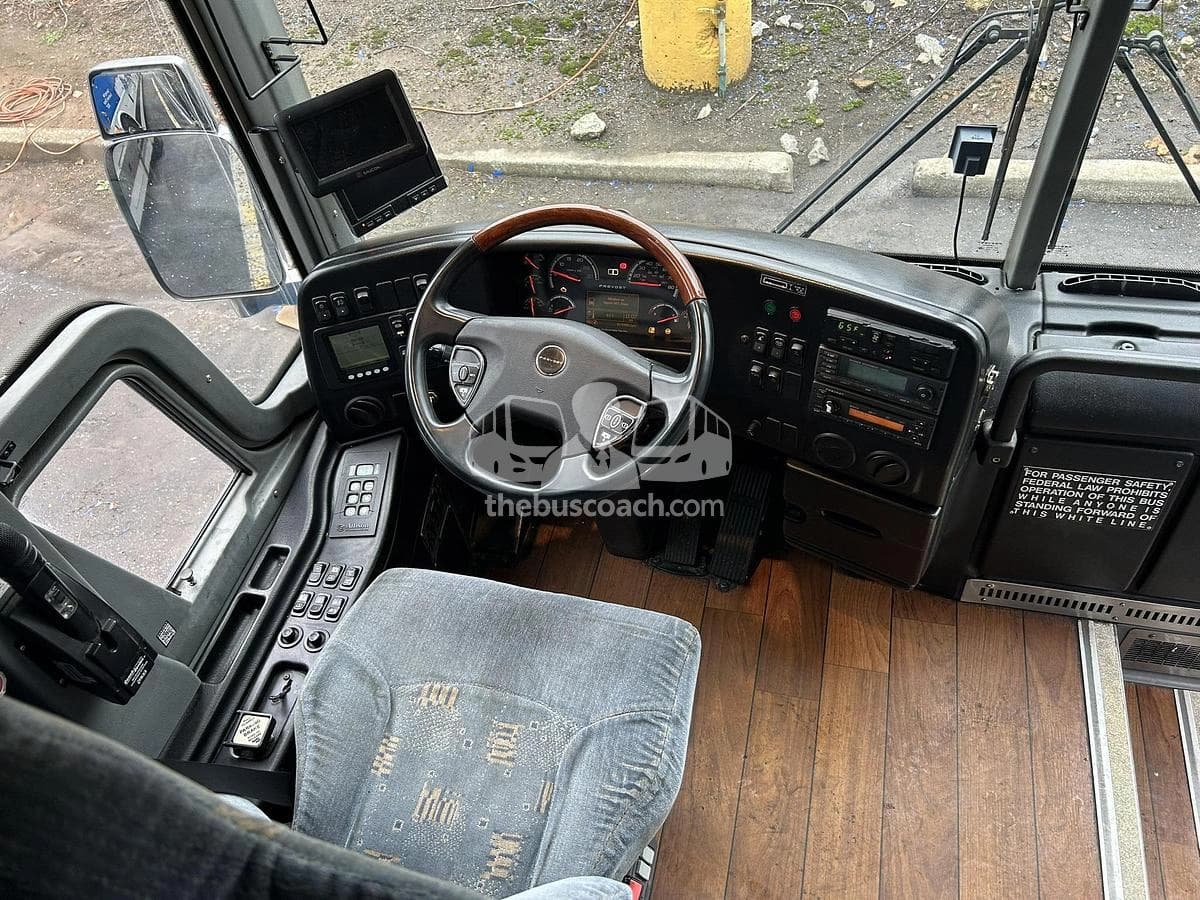 2015 Prevost X3-45 ADA - Image 11