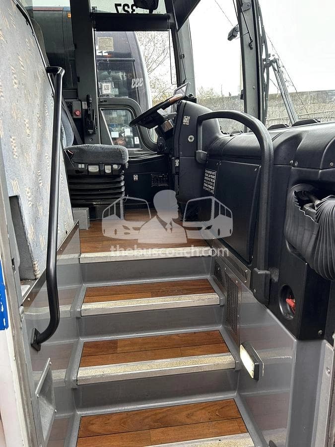 2015 Prevost X3-45 ADA - Image 18