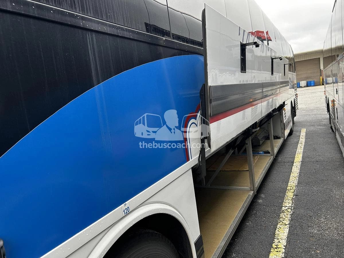 2015 Prevost X3-45 ADA - Image 20