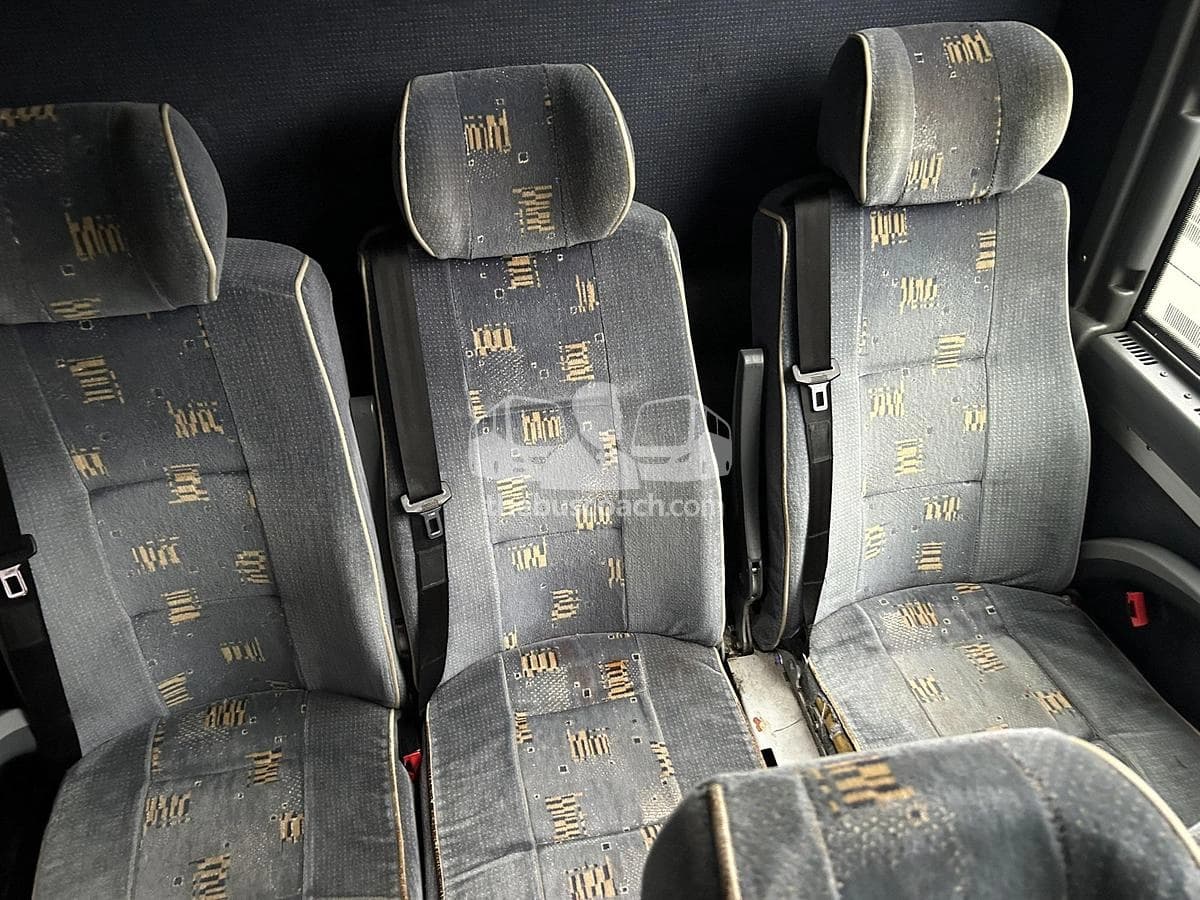 2015 Prevost X3-45 ADA - Image 3