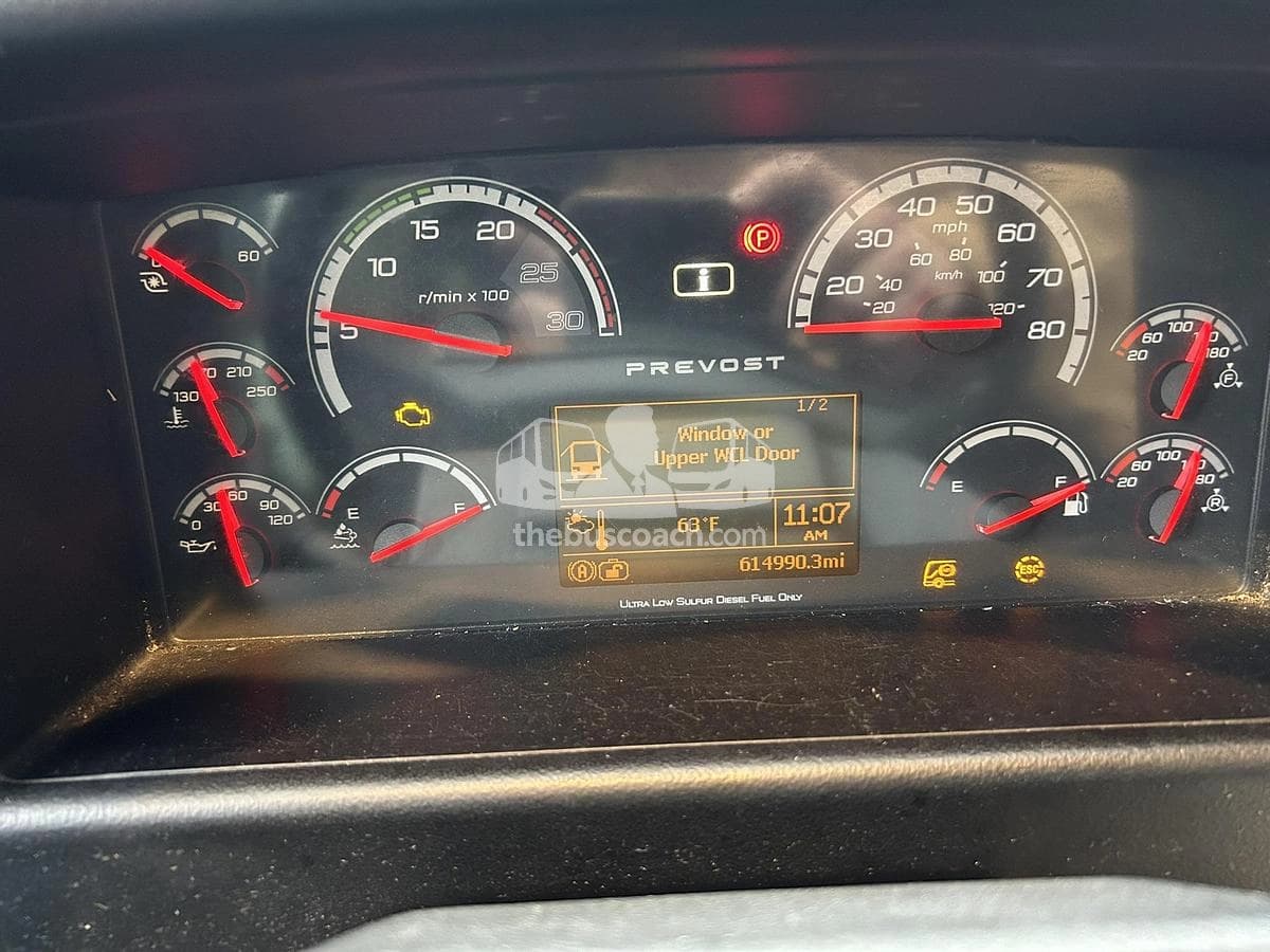 2015 Prevost X3-45 ADA - Image 23