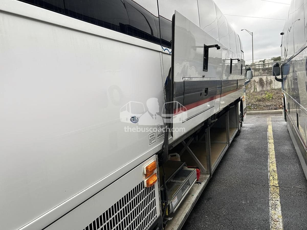 2015 Prevost X3-45 ADA - Image 25