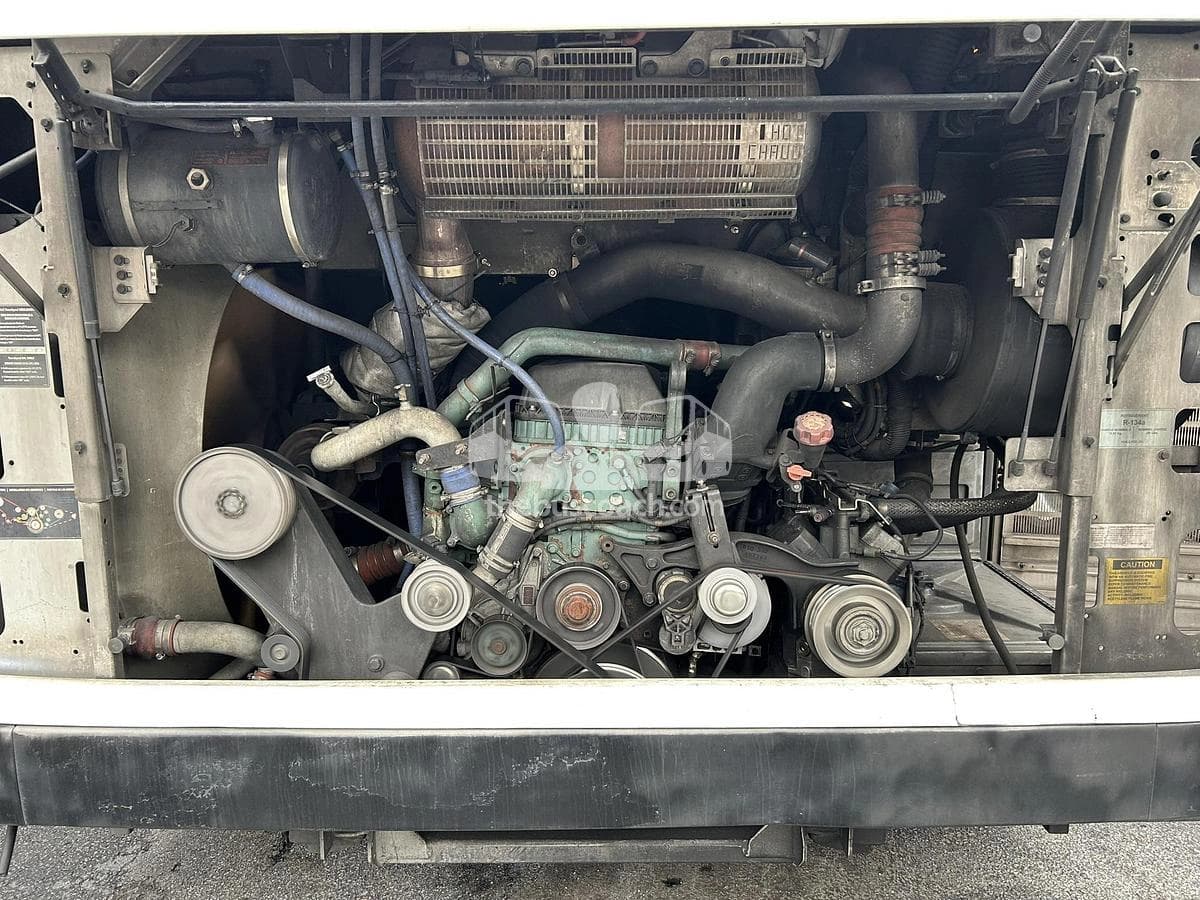 2015 Prevost X3-45 ADA - Image 28