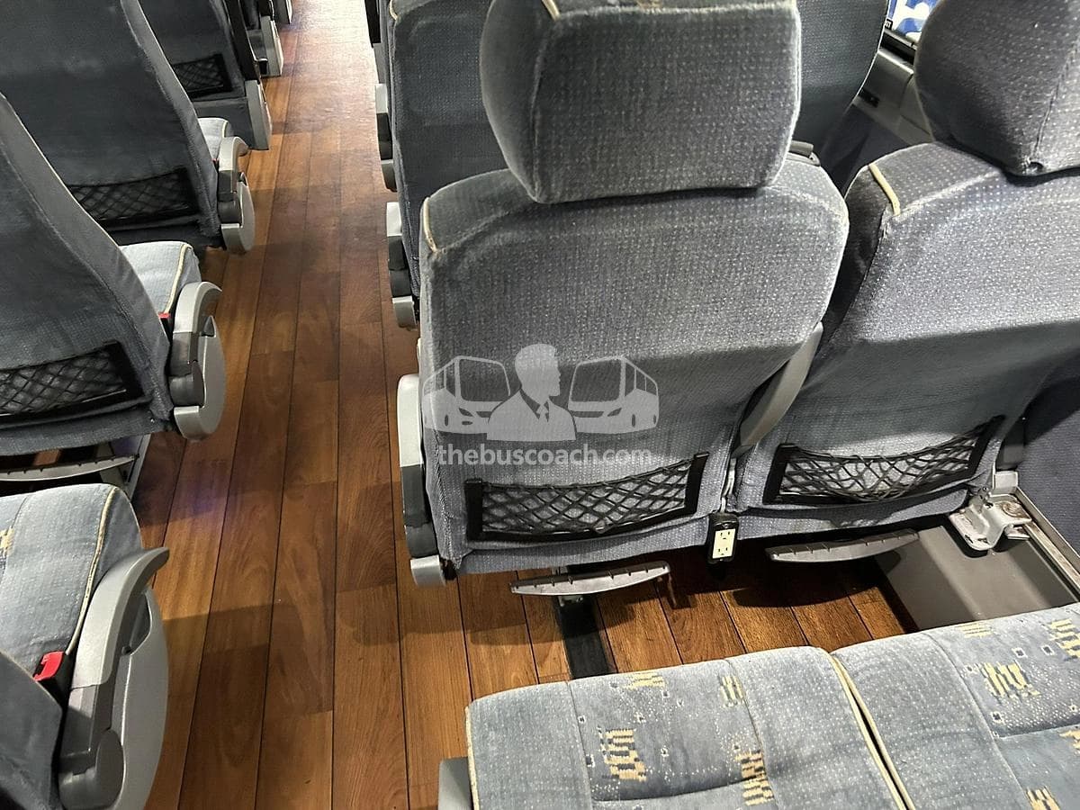 2015 Prevost X3-45 ADA - Image 7