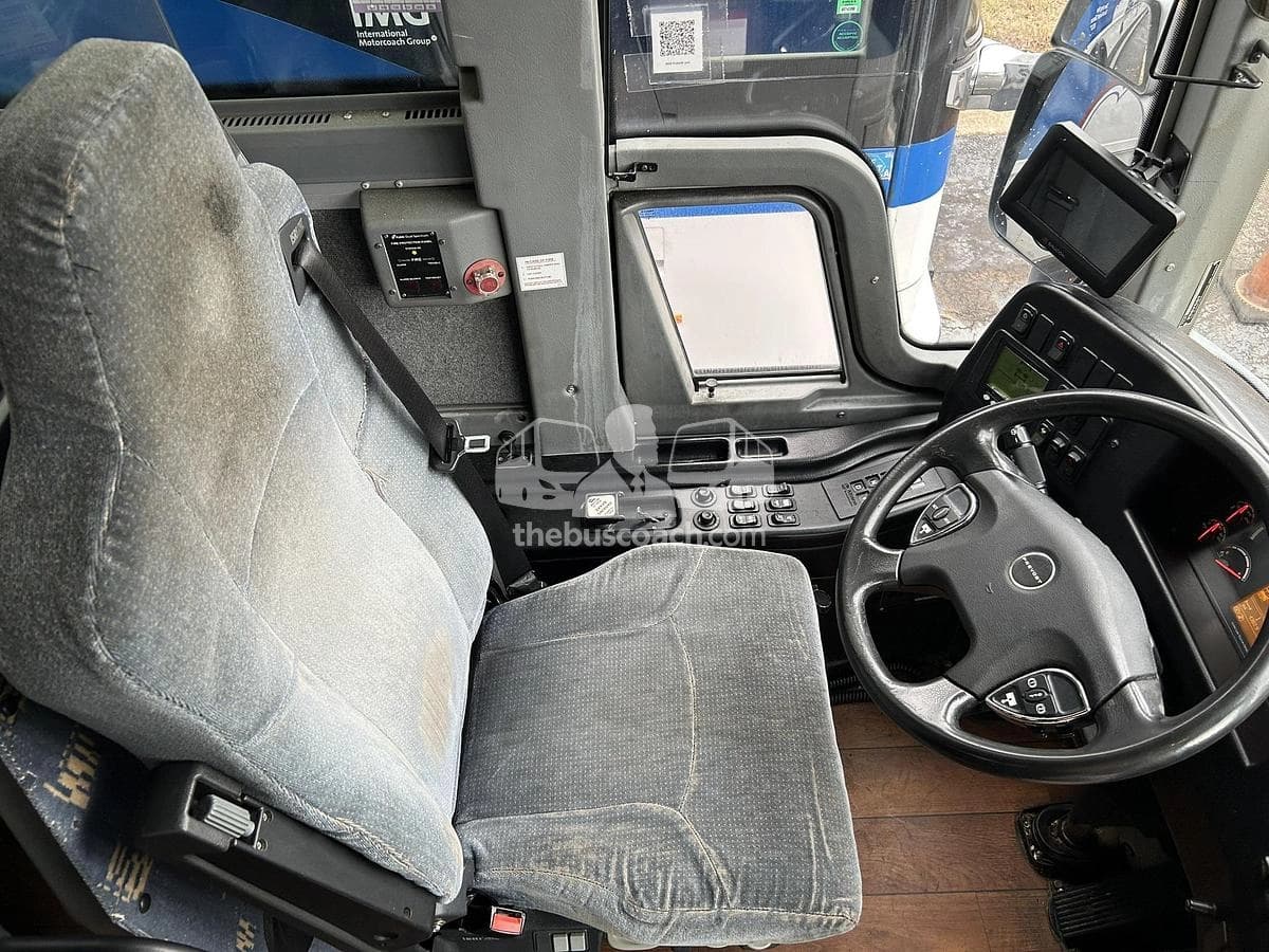 2013 Prevost X3-45 ADA - Image 14