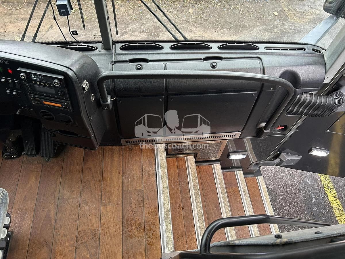 2013 Prevost X3-45 ADA - Image 16