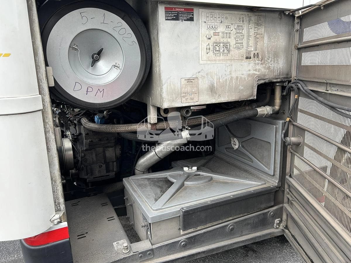 2013 Prevost X3-45 ADA - Image 27