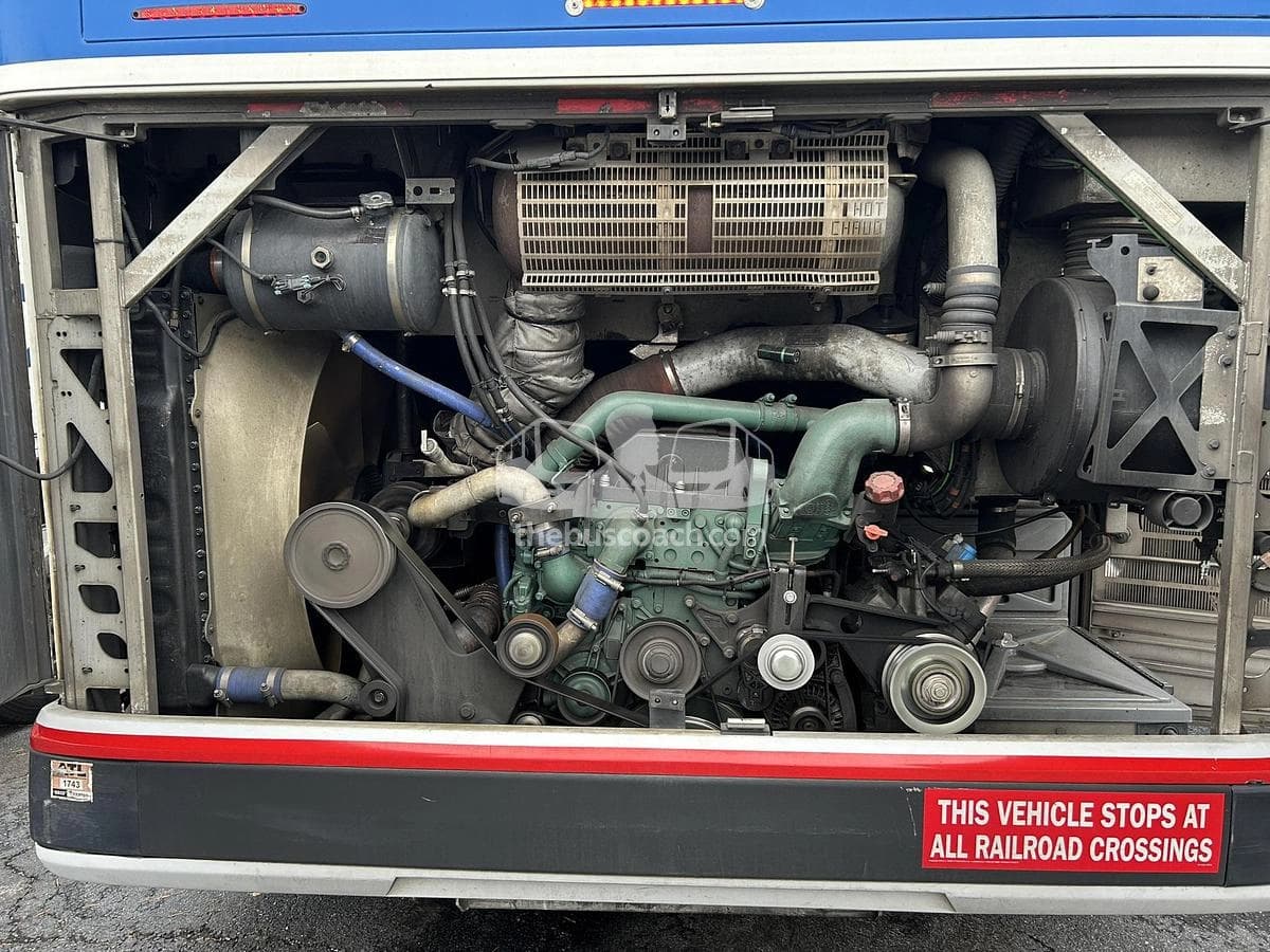 2013 Prevost X3-45 ADA - Image 6