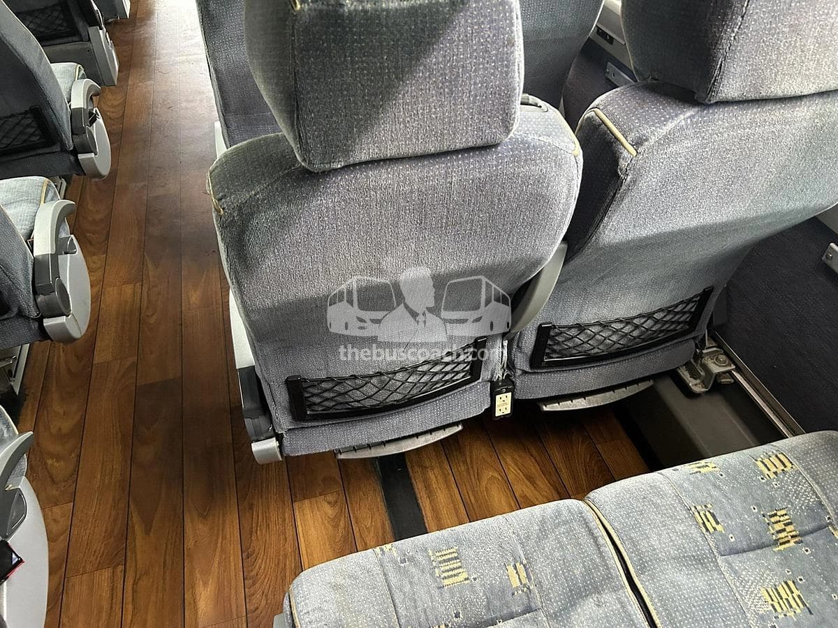 2013 Prevost X3-45 ADA - Image 14