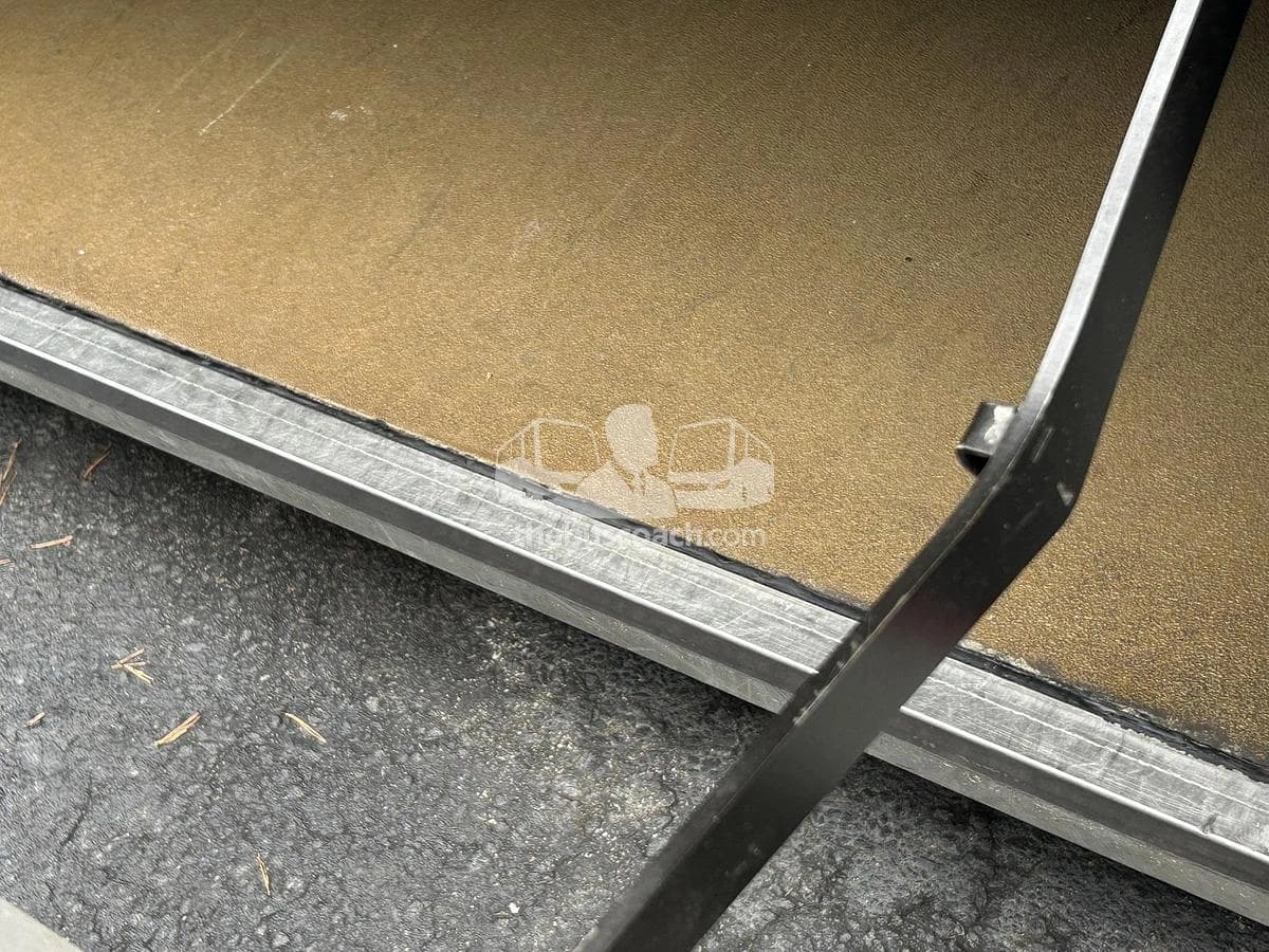 2013 Prevost X3-45 ADA - Image 19