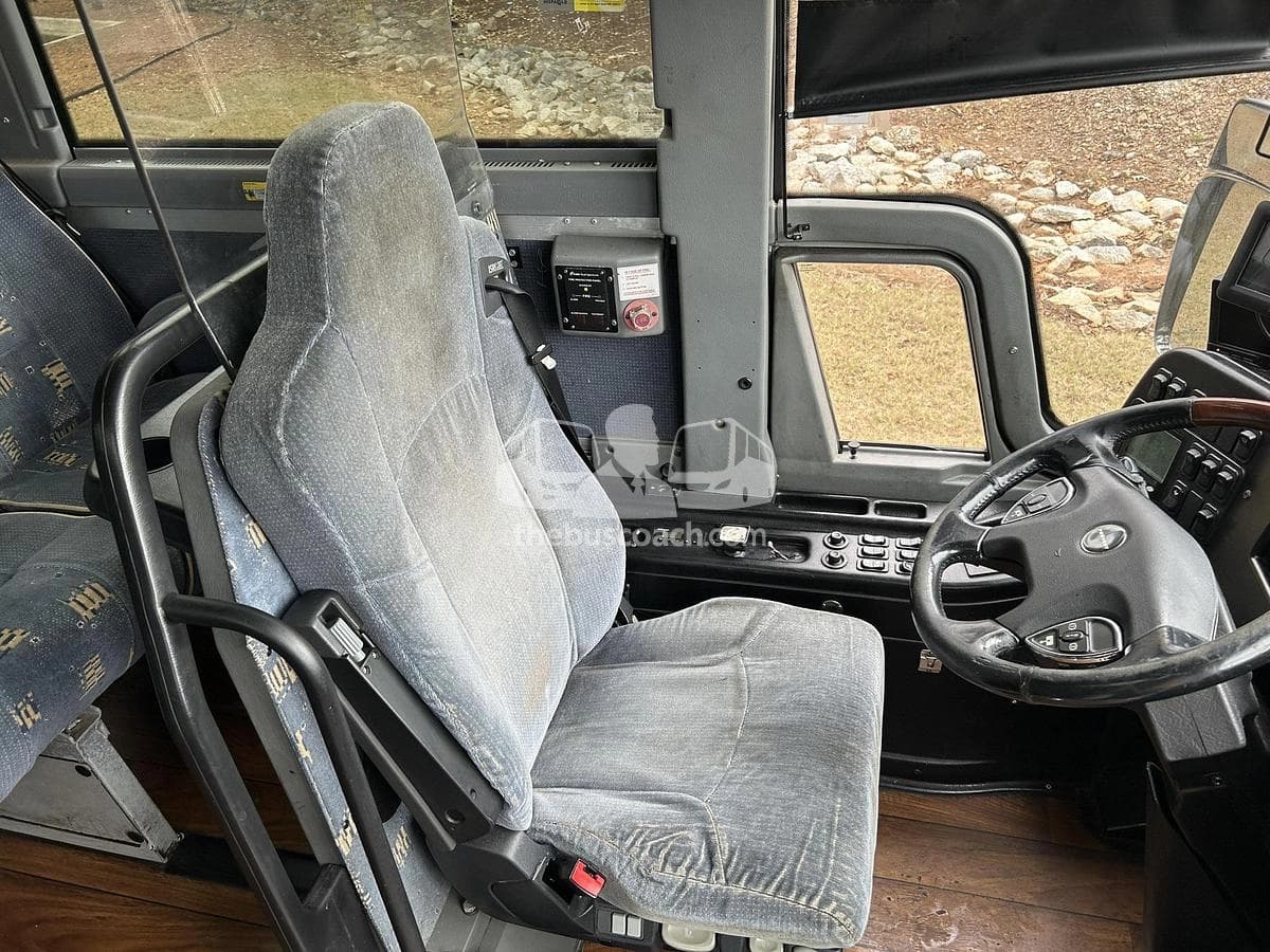 2013 Prevost X3-45 ADA - Image 22