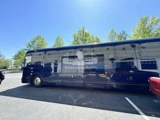 2006 Prevost X3-45 bus