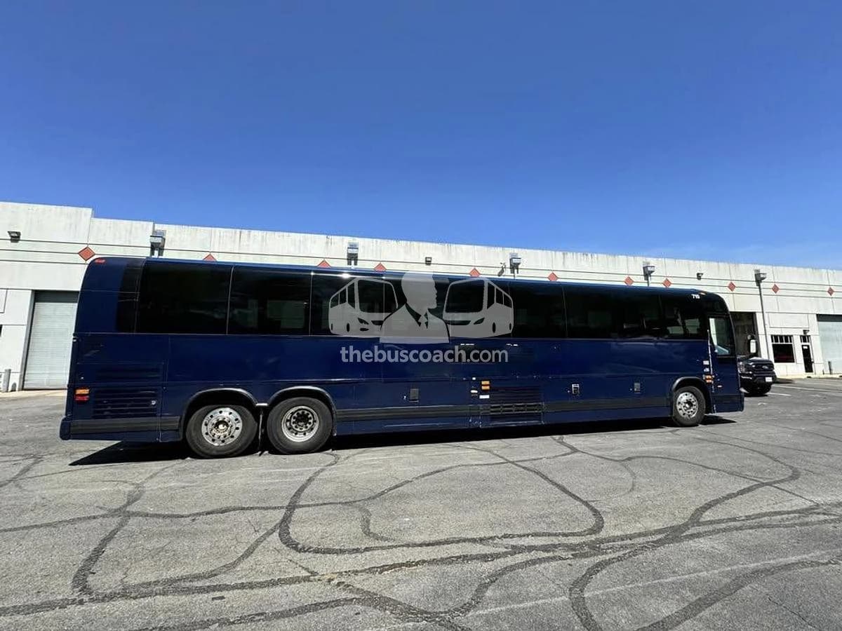 2006 Prevost X3-45 - Image 5