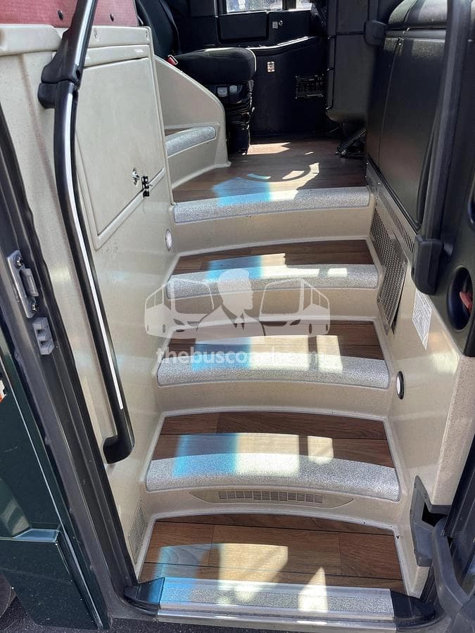 2017 Prevost H3-45 ADA - Image 2