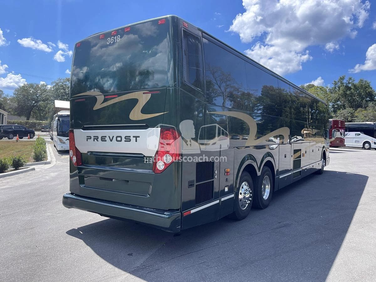 2017 Prevost H3-45 ADA - Image 17