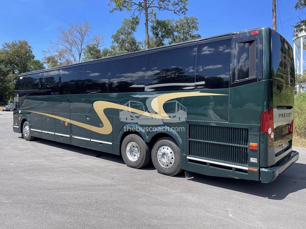 2017 Prevost H3-45 ADA - Image 9