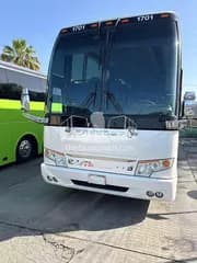 2017 Prevost H3-45 bus