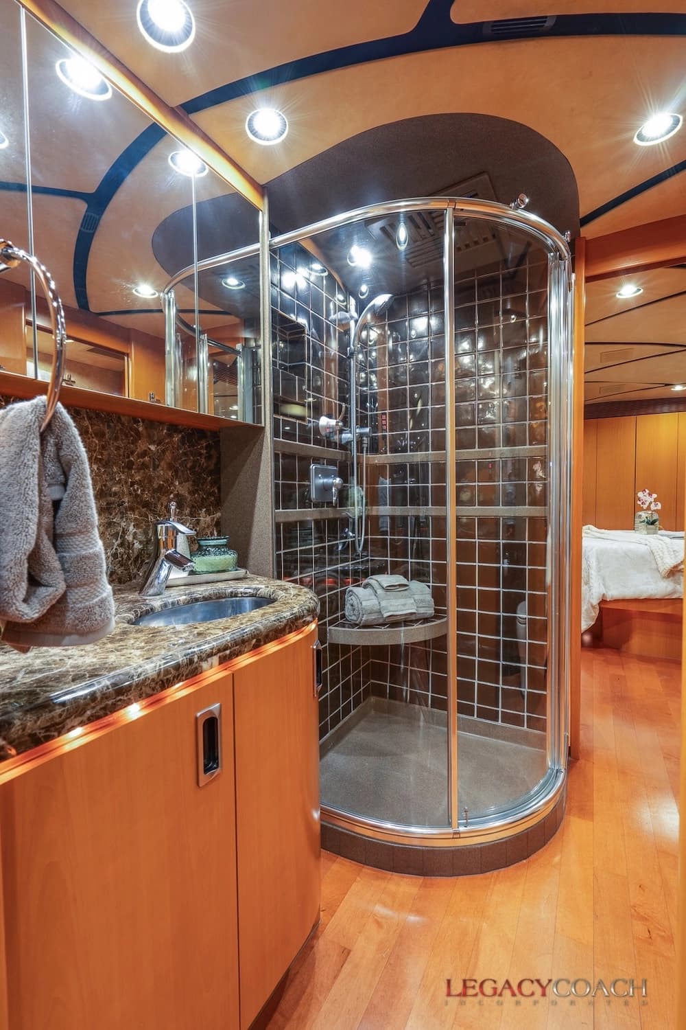 2006 Prevost Marathon H3-45 Coach - Image 13