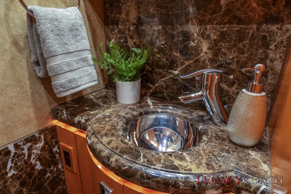 2006 Prevost Marathon H3-45 Coach - Image 17