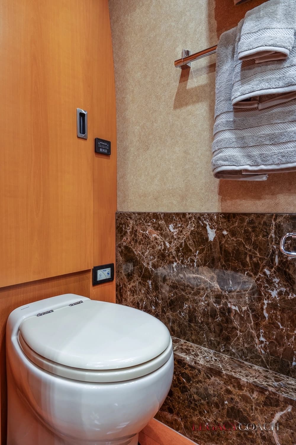 2006 Prevost Marathon H3-45 Coach - Image 19