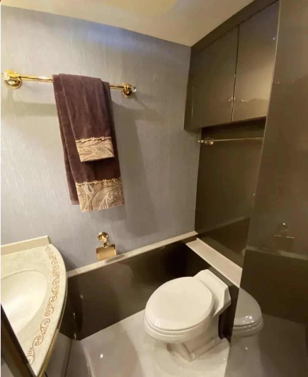 2007 Prevost Featherlite H3-45 Coach - Image 18