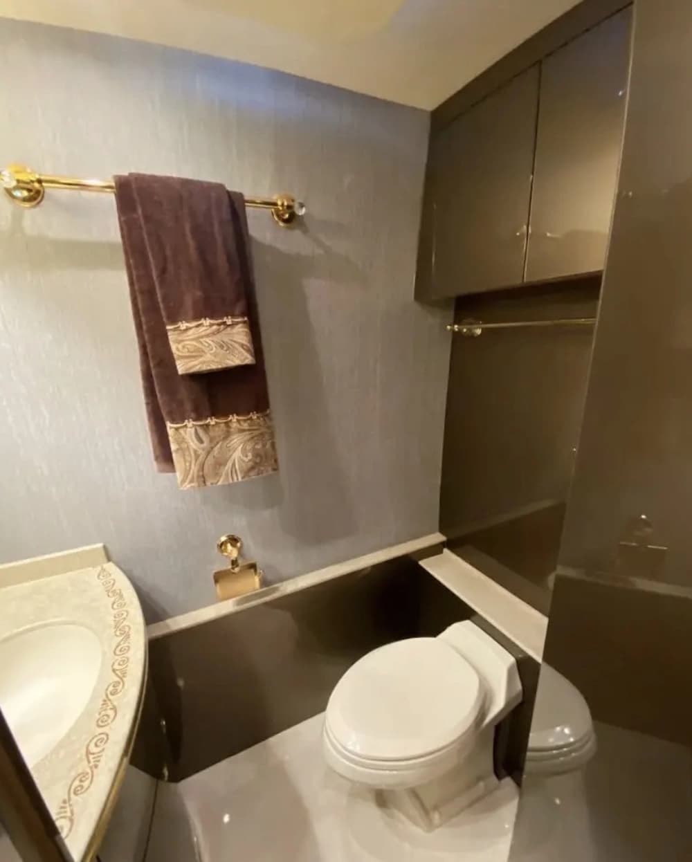 2007 Prevost Featherlite H3-45 Coach - Image 31