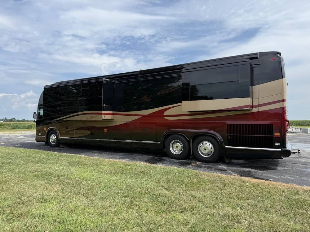 2006 Prevost Marathon H3-45 Motorhome - Image 4