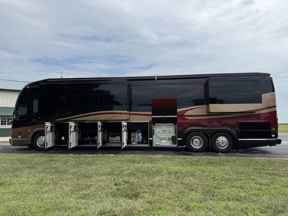 2006 Prevost Marathon H3-45 Motorhome - Image 8