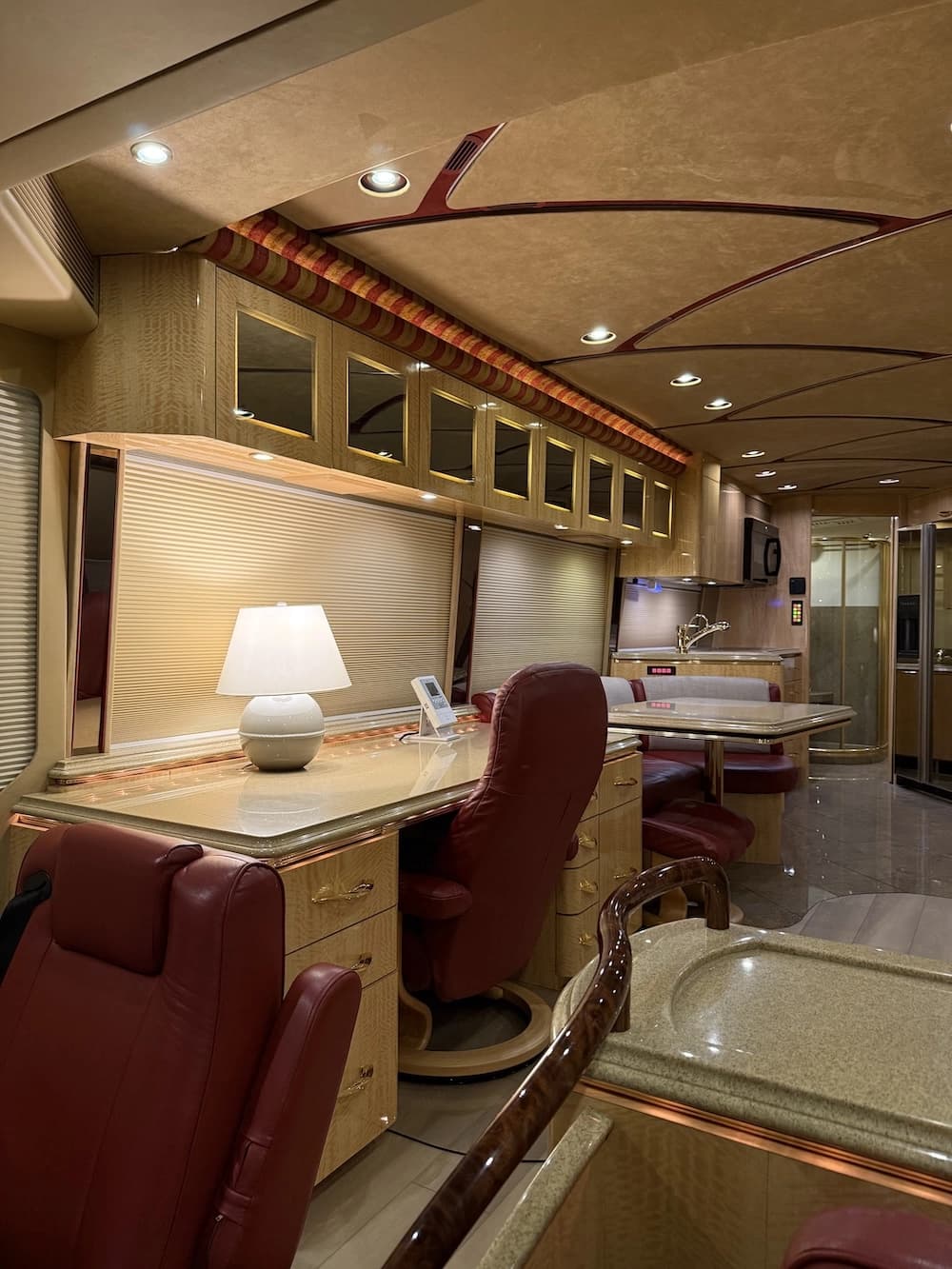 2006 Prevost Marathon H3-45 Motorhome - Image 10