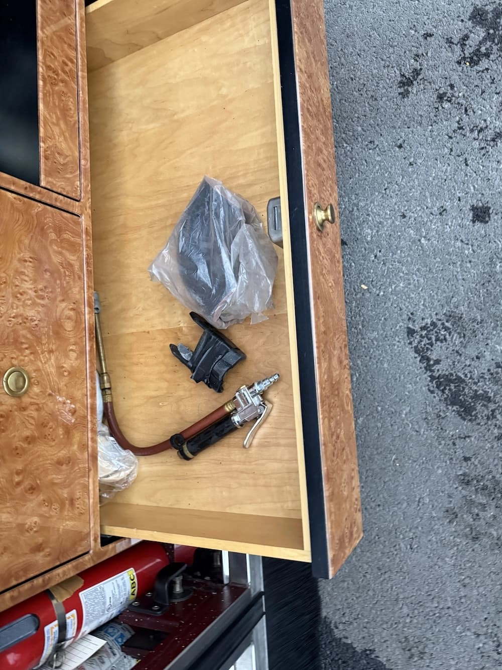 2007 Prevost Featherlite H3-45 Coach - Image 12