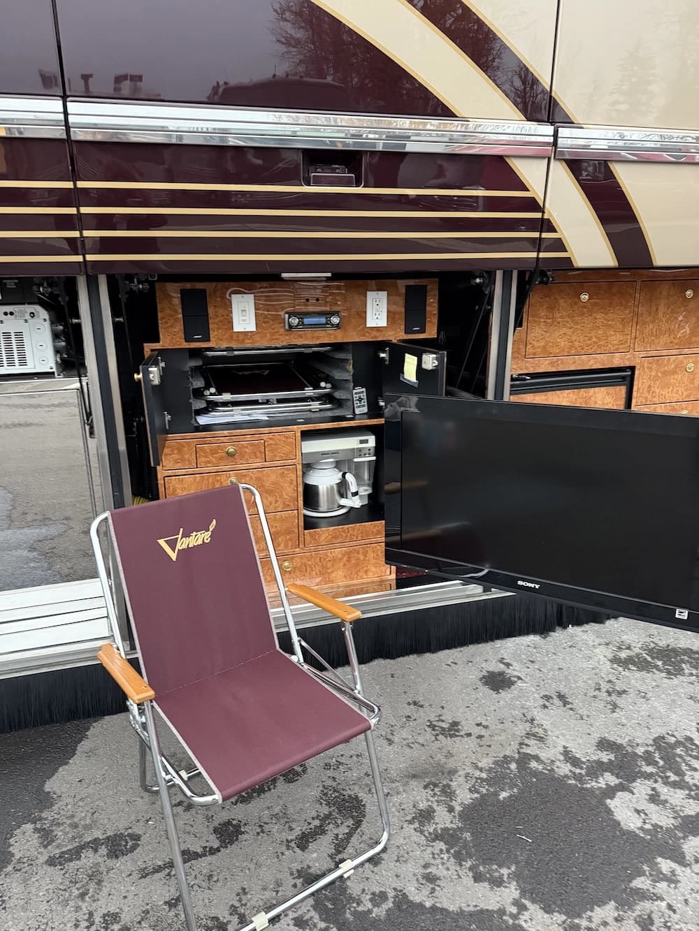 2007 Prevost Featherlite H3-45 Coach - Image 18