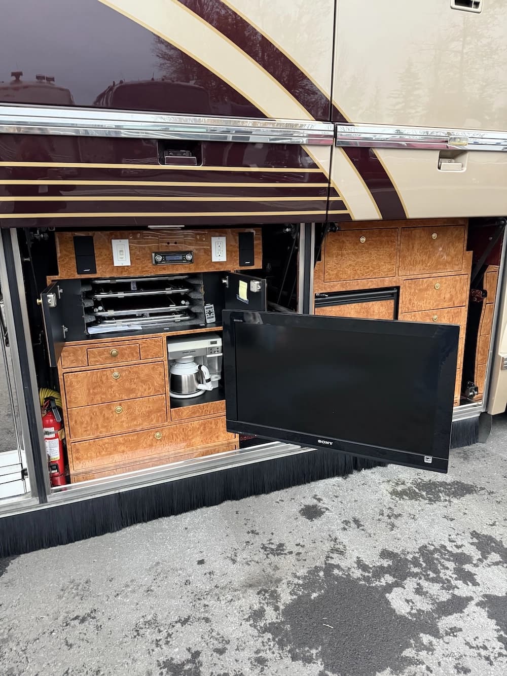 2007 Prevost Featherlite H3-45 Coach - Image 19