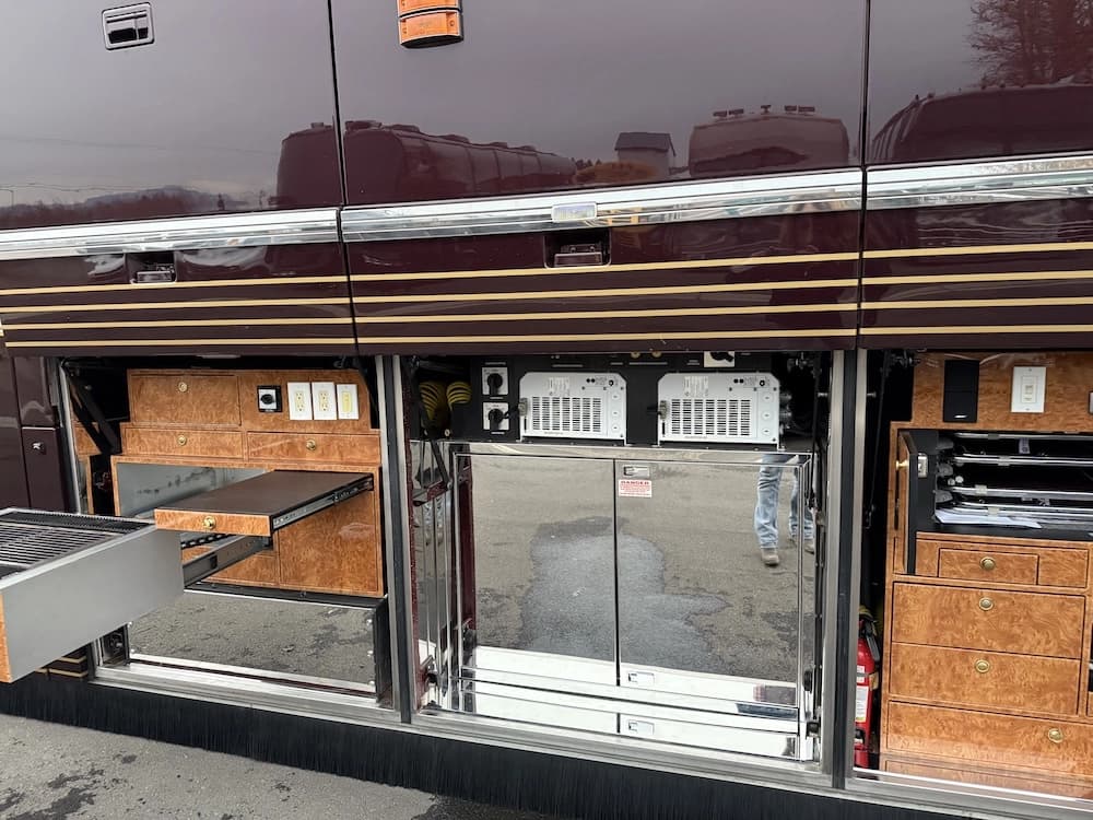 2007 Prevost Featherlite H3-45 Coach - Image 20
