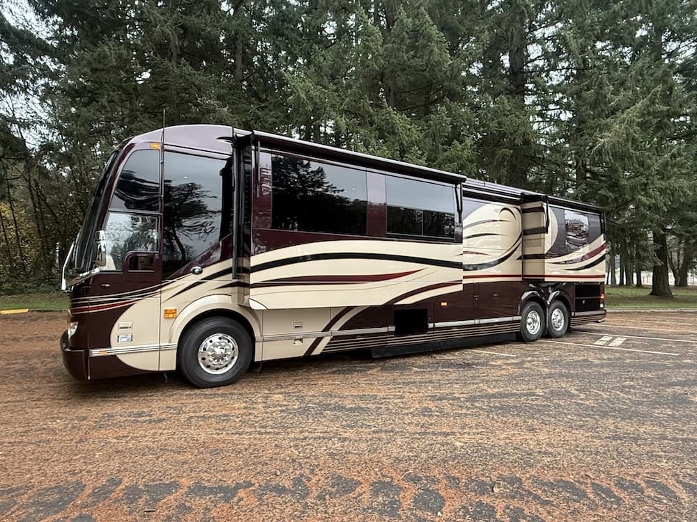 2007 Prevost Featherlite H3-45 Coach - Image 3