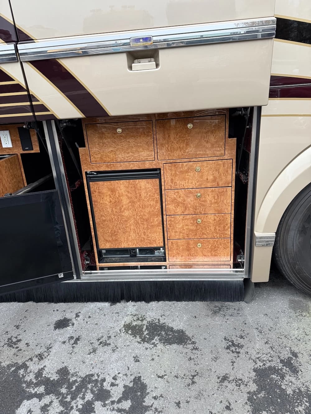 2007 Prevost Featherlite H3-45 Coach - Image 21