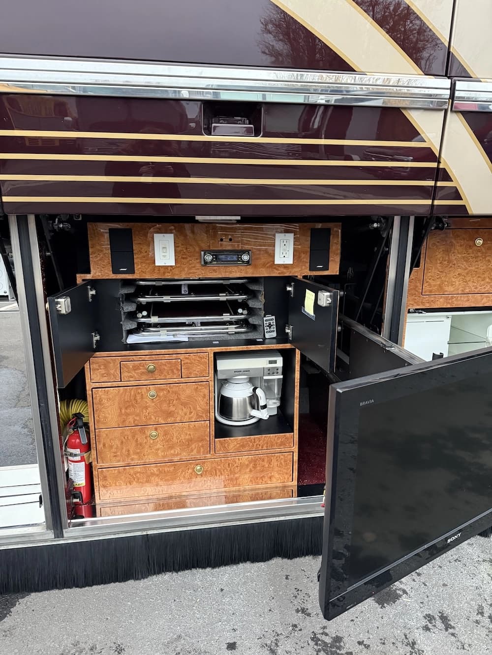 2007 Prevost Featherlite H3-45 Coach - Image 27