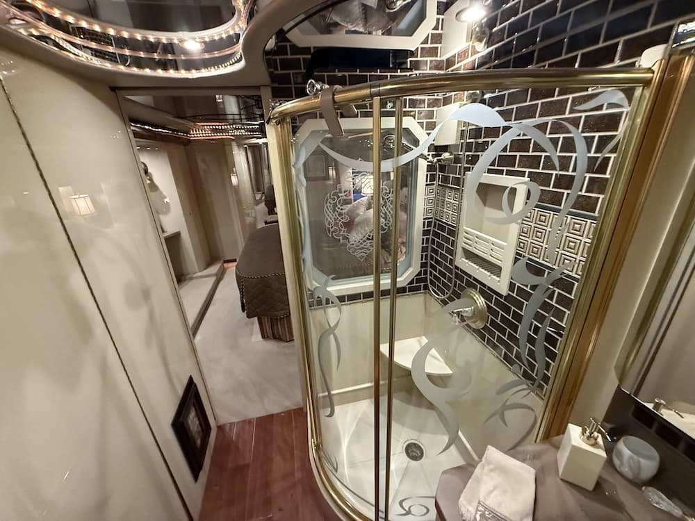 2007 Prevost Featherlite H3-45 Coach - Image 35