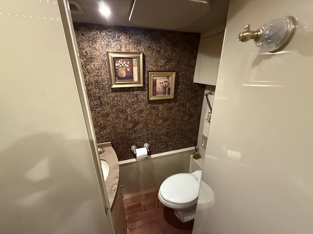 2007 Prevost Featherlite H3-45 Coach - Image 37