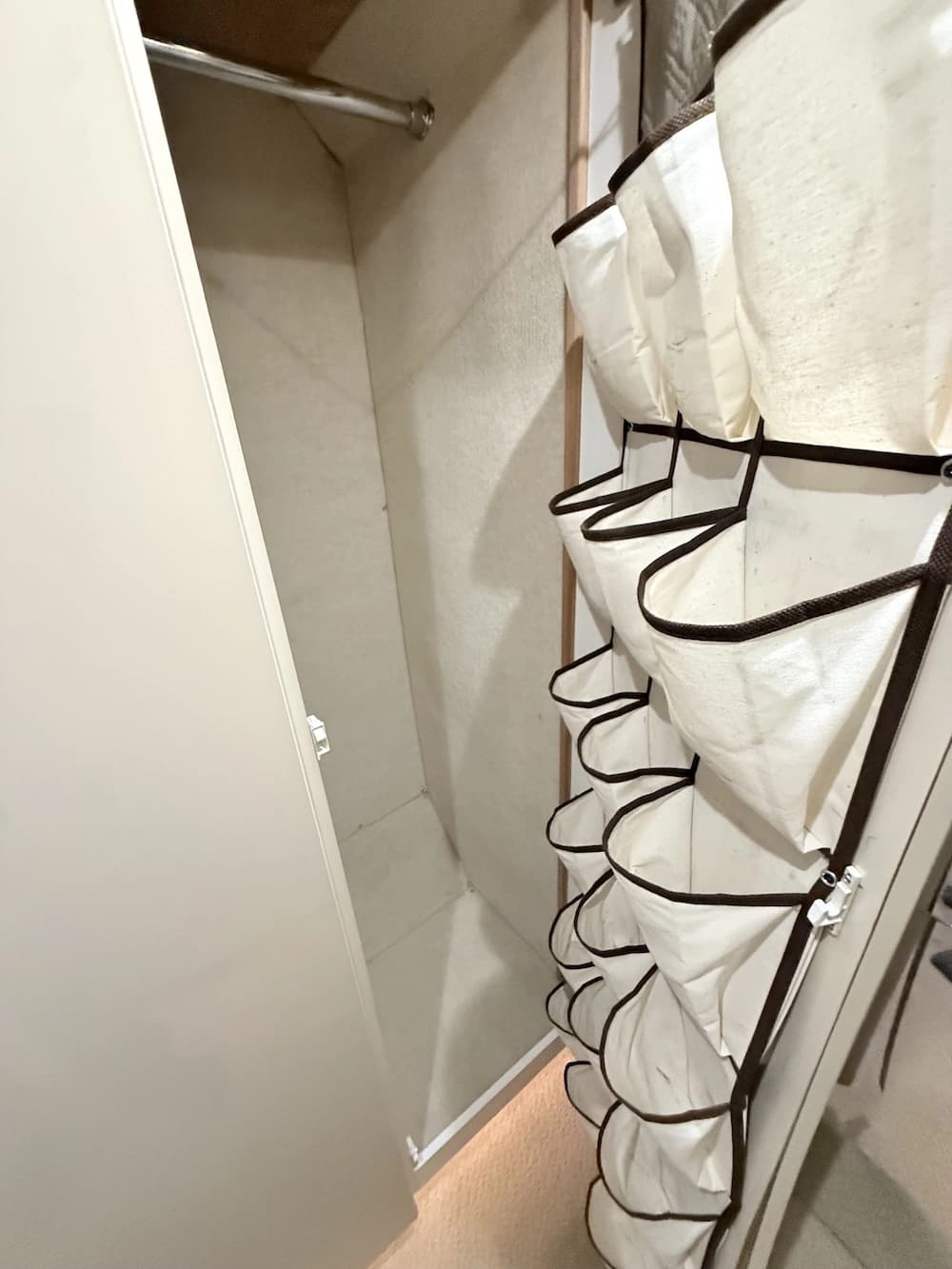 2007 Prevost Featherlite H3-45 Coach - Image 50