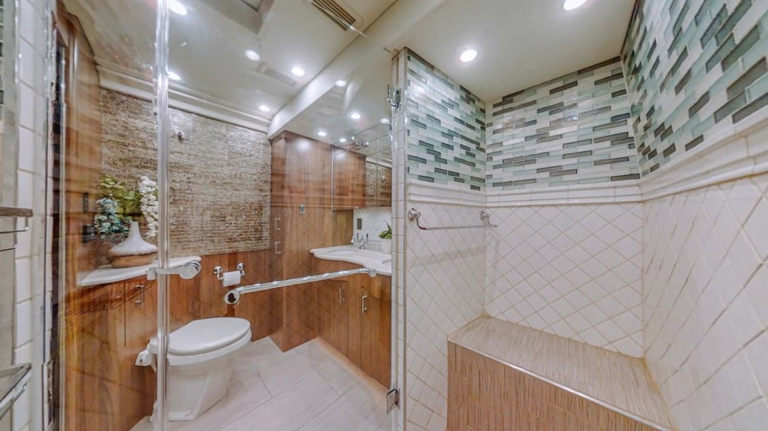 2009 Prevost Featherlite Amadas H3-45 Coach - Image 23