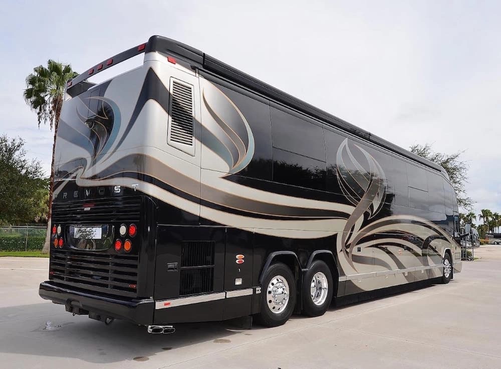 2009 Prevost Featherlite Amadas H3-45 Coach - Image 4